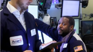 盘前：道指期货跌0.01% 1月非农报告即将公布