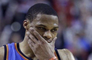 nba眼珠子掉落事件(nba球员眼球掉下来的视频)