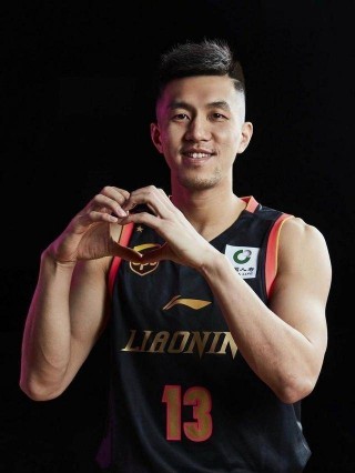 辽篮输42分郭艾伦笑了(曝广东救火外援加盟辽宁男篮)