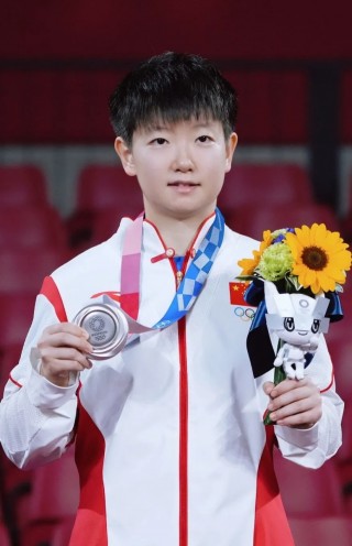 孙颖莎离大满贯还缺什么(孙颖莎离大满贯还缺什么奖项)