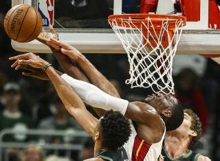 nba热火vs雄鹿直播(nba热火vs雄鹿全场回放)