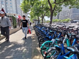 北京治理共享单车的加减法(更新称,北京共享单车投放上限将在下月发布)