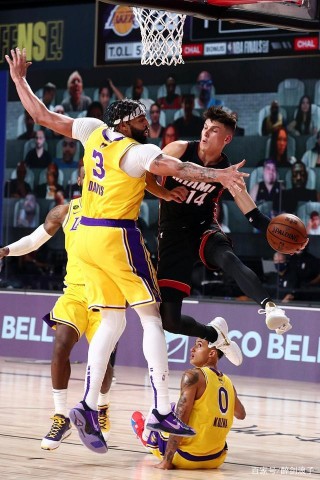 nba湖人vs热火(湖人vs热火2021年4月9日)