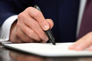 特朗普 *** “大规模裁员”持续进行 又有近万人被解雇