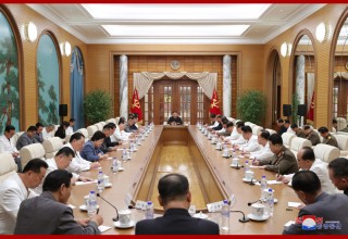 关于政治局会议召开，中国再释强烈改革信号的信息