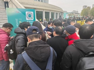 月薪更高6万元！实探上海2025年春季首场大型 *** 会，还开设“生育友好” *** 区