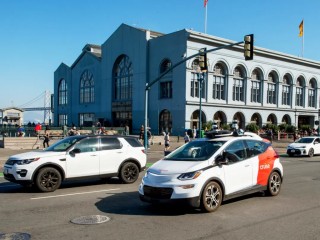 通用宣布终止robotaxi项目，马斯克：低成本自动驾驶方案极其困难
