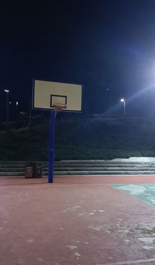篮球场(篮球场地面硅pu多少钱一平方)