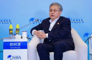 郭树清：应充分发挥 *** 、医院、社区、家庭等多方作用，大力推进医养结合发展