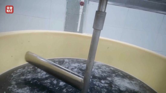 3·15晚会丨“保水虾仁”，浮出水面！1斤虾仁7两冰……  第4张
