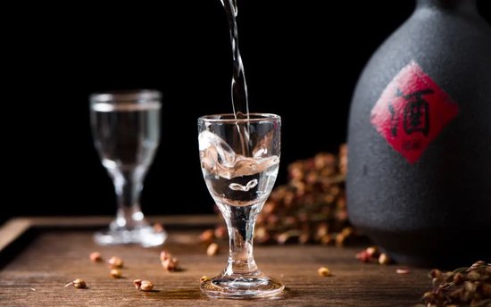 暴跌80%成最差酒企，谁能救得了“酒鬼酒”？  第1张