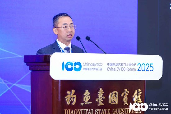 华为侯金龙：推动重卡全面电动化，实现物流行业大规模降本减碳  第1张