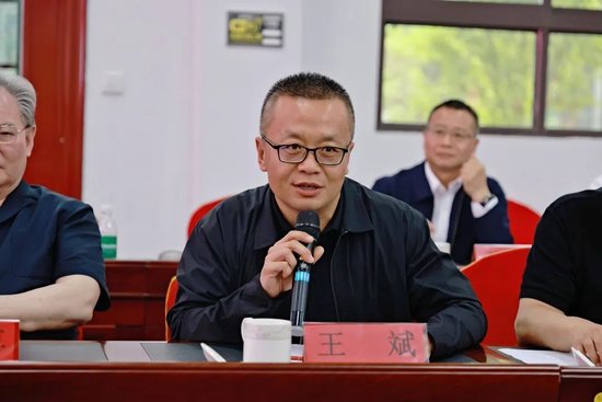茅台在河南周口李寨村召开七省区经销商座谈会  第14张