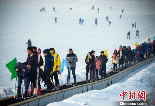 春节假期各地雪场迎来客流高峰的简单介绍  第1张