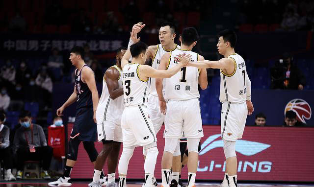 辽宁男篮今晚比赛时间(辽宁男篮今晚比赛时间几点)  第1张