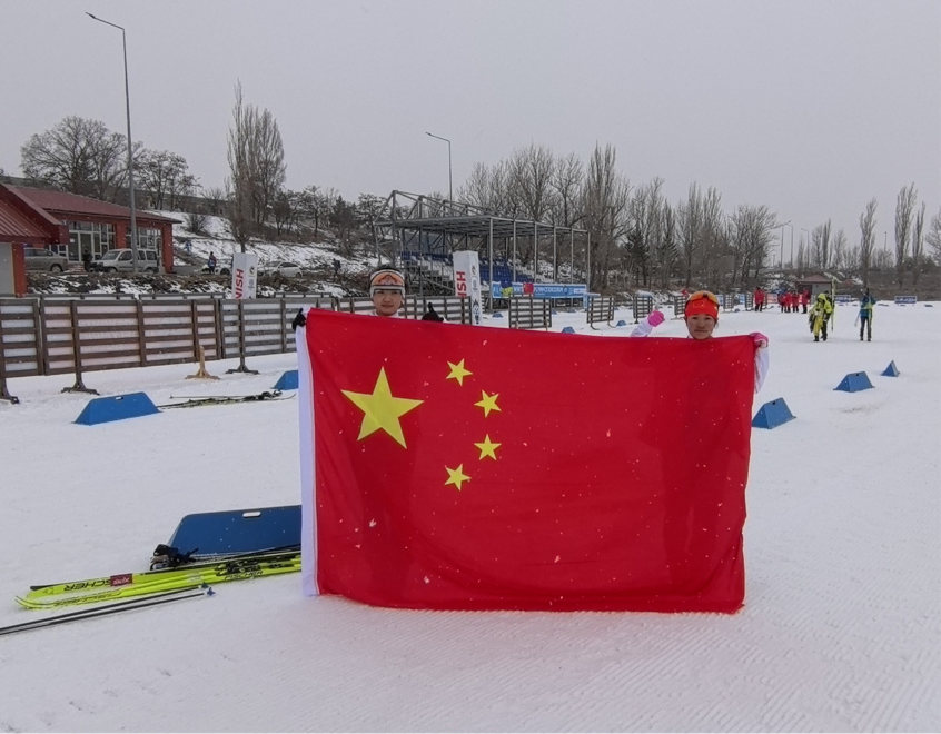 冬奥会中国队滑雪服(冬奥会滑雪服内衬是什么)  第1张