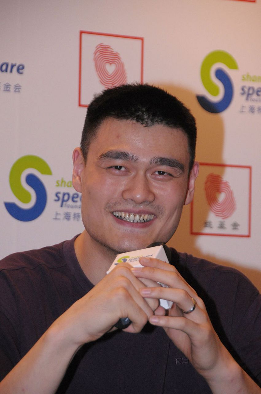 姚明入选nba名人堂(姚明入选NBA名人堂身份)  第2张