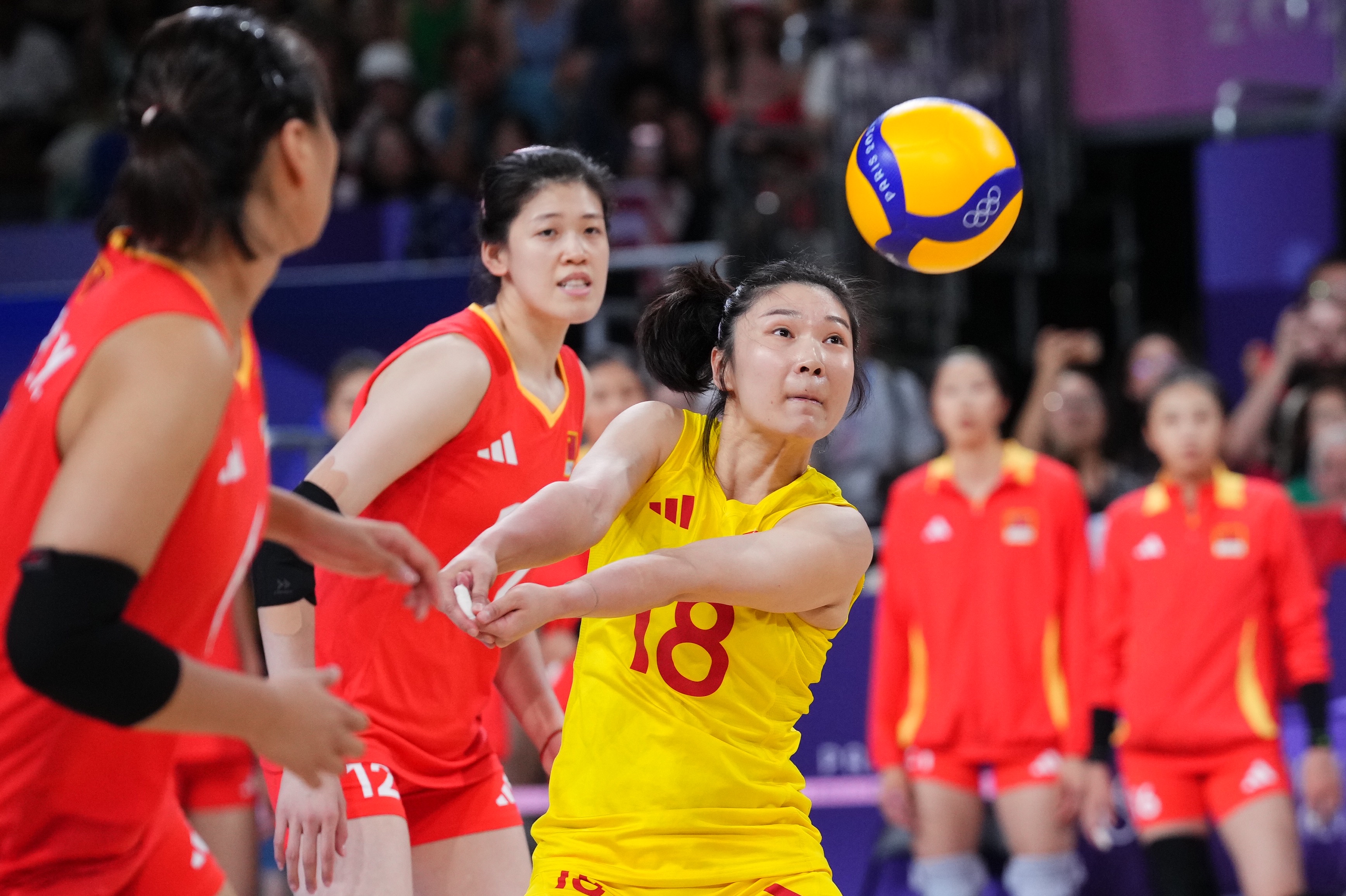 中国女排今天排球比赛(中国女排今天排球比赛时间)  第1张